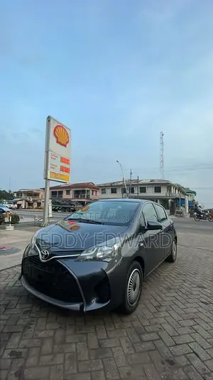 Toyota Yaris 2015 Gray