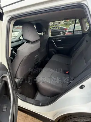 Toyota RAV4 XLE AWD 2023 White