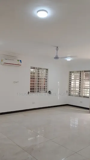 4bdrm Duplex in Tiyumba Real Estate, The Mall for rent
