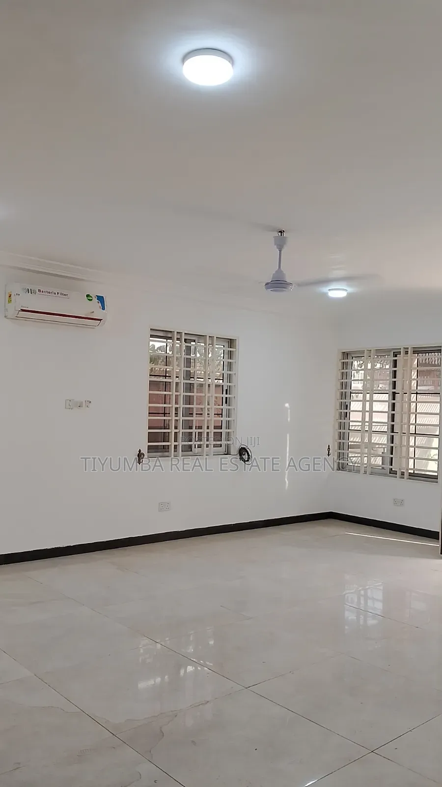 4bdrm Duplex in Tiyumba Real Estate, The Mall for rent