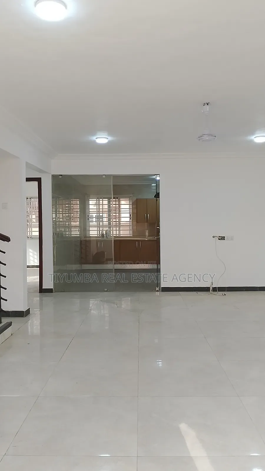 4bdrm Duplex in Tiyumba Real Estate, The Mall for rent