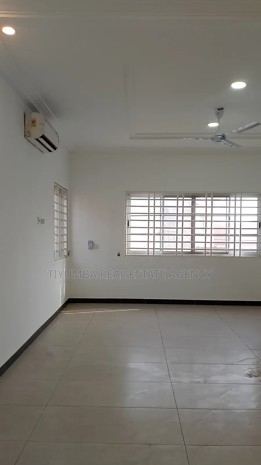 4bdrm Duplex in Tiyumba Real Estate, The Mall for rent
