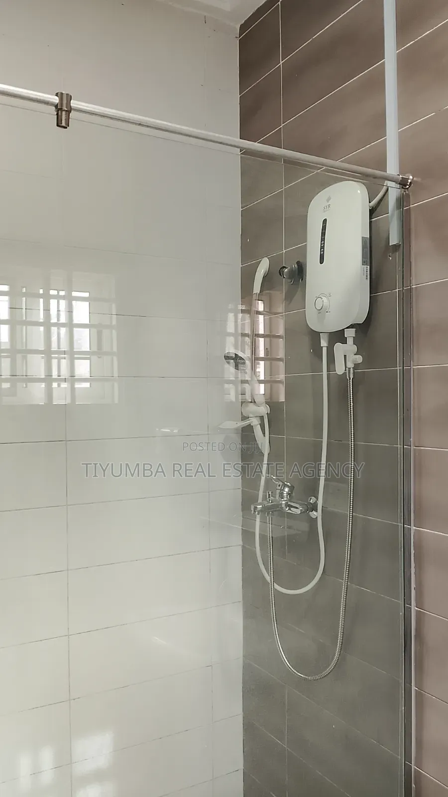 4bdrm Duplex in Tiyumba Real Estate, The Mall for rent