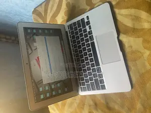 Laptop Apple MacBook Air 4GB Intel Core i5 SSD 256GB