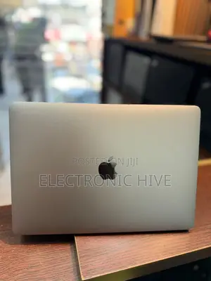 Laptop Apple MacBook Pro 2021 M1 32GB Apple M1 Pro SSD 512GB