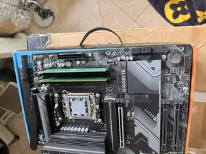 Gigabyte Aorus Ax V2 Wifi B650 + R7 7700 +8*8gb Ddr5