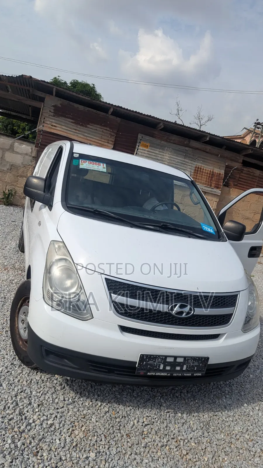 Hyundai H1 2012 White