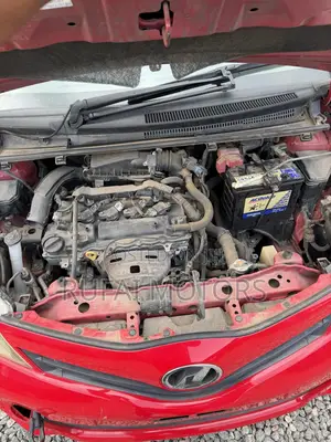 Toyota Vitz 1.3 AWD 5dr 2012 Red