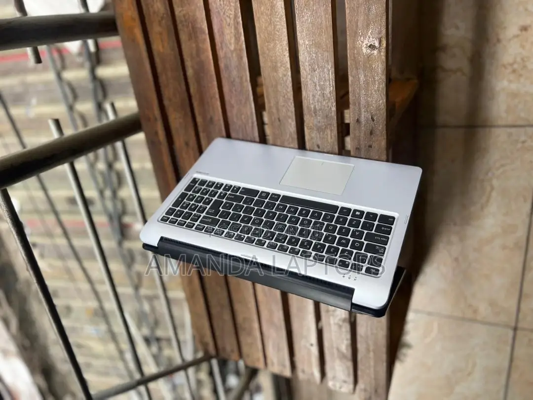New Asus Transformer Book Flip TP550LA 8GB Intel Core i7 HDD 500GB