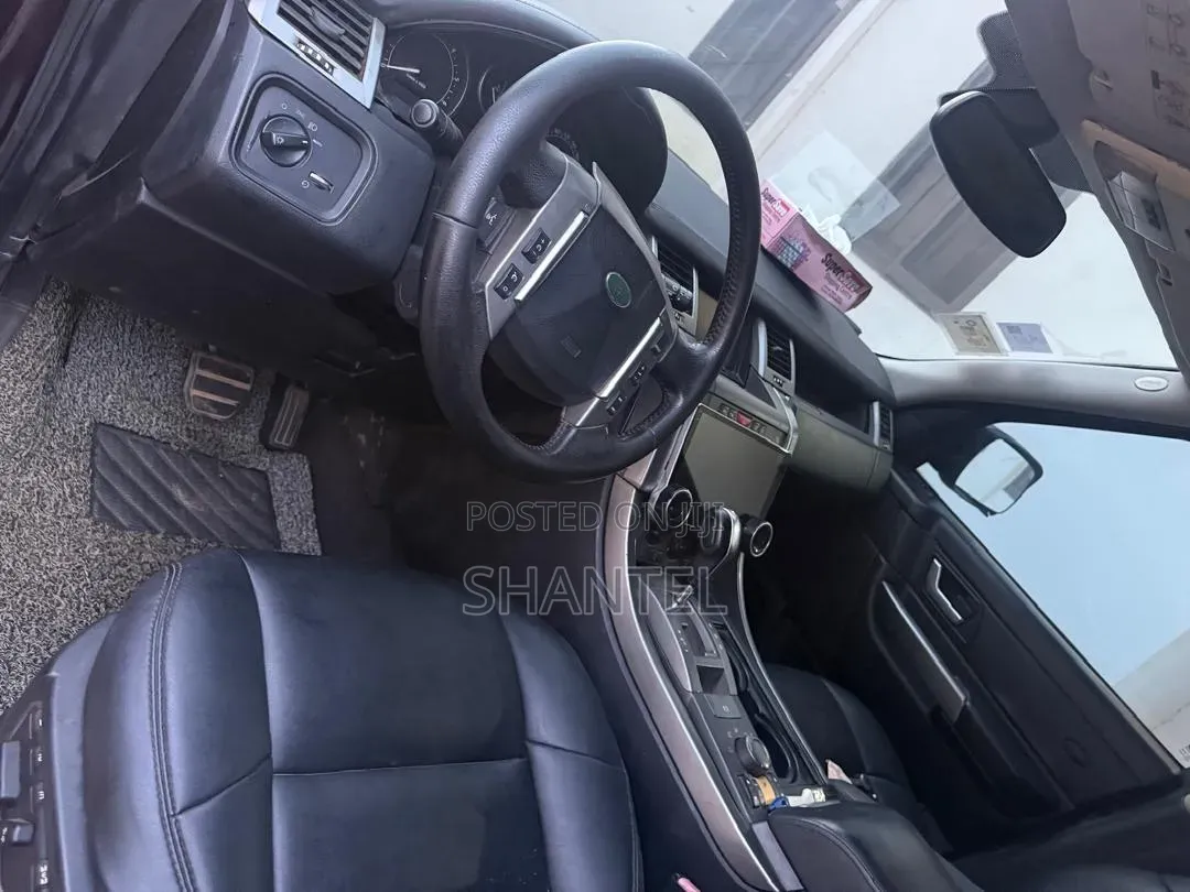 Land Rover Range Rover 2010 Gray