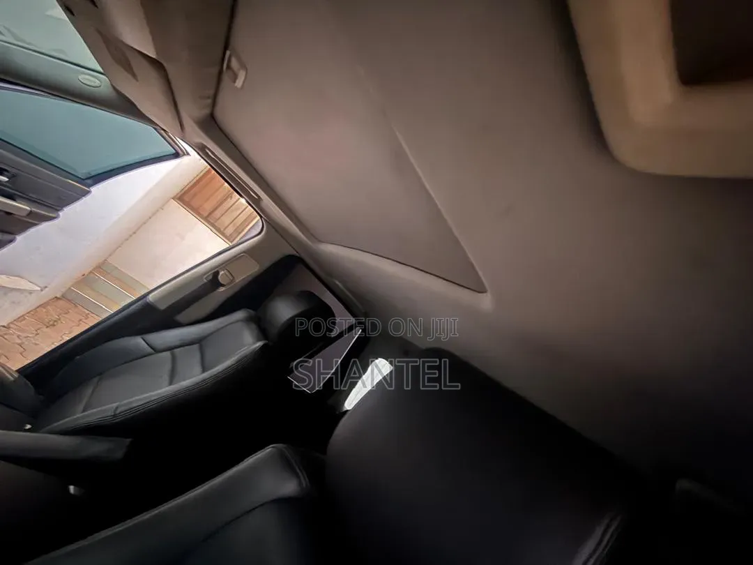 Land Rover Range Rover 2010 Gray