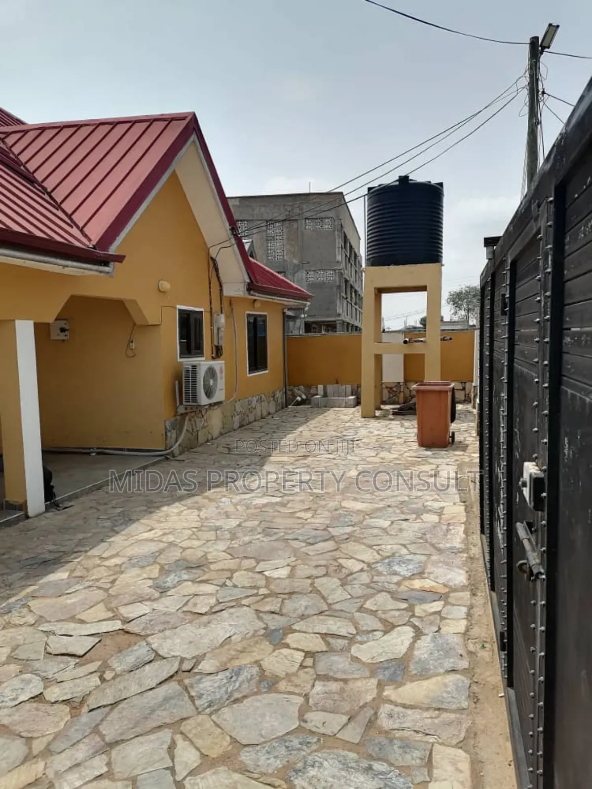 3bdrm House in Adjen Kotoku, Amasaman for sale
