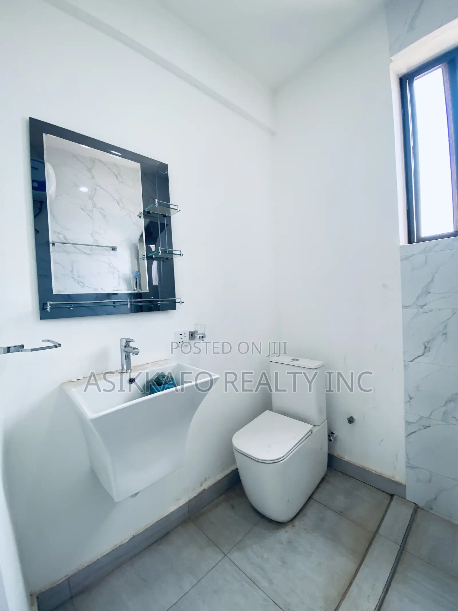 2bdrm Apartment in East Airport, Tseaddo for rent
