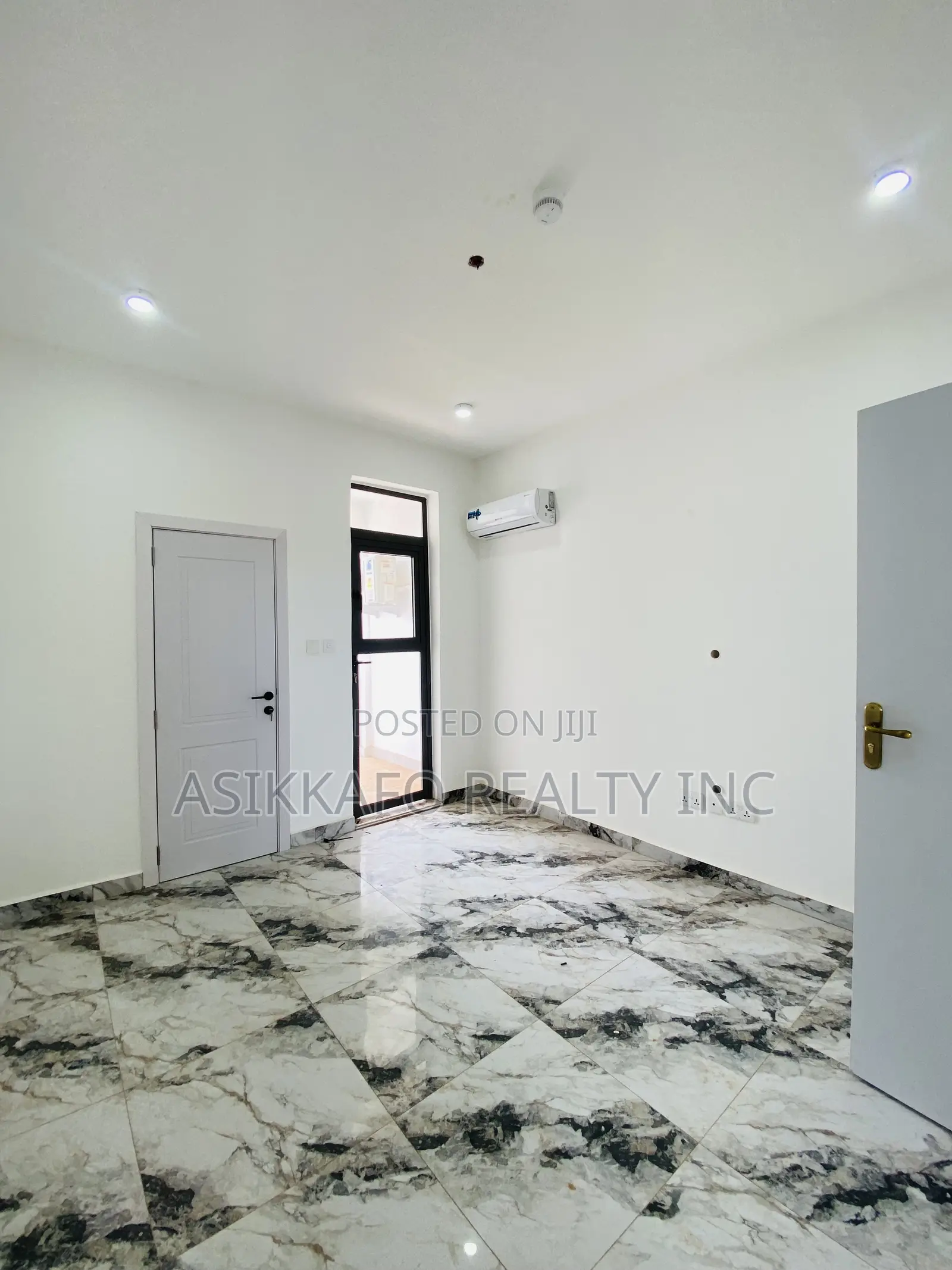2bdrm Apartment in East Airport, Tseaddo for rent