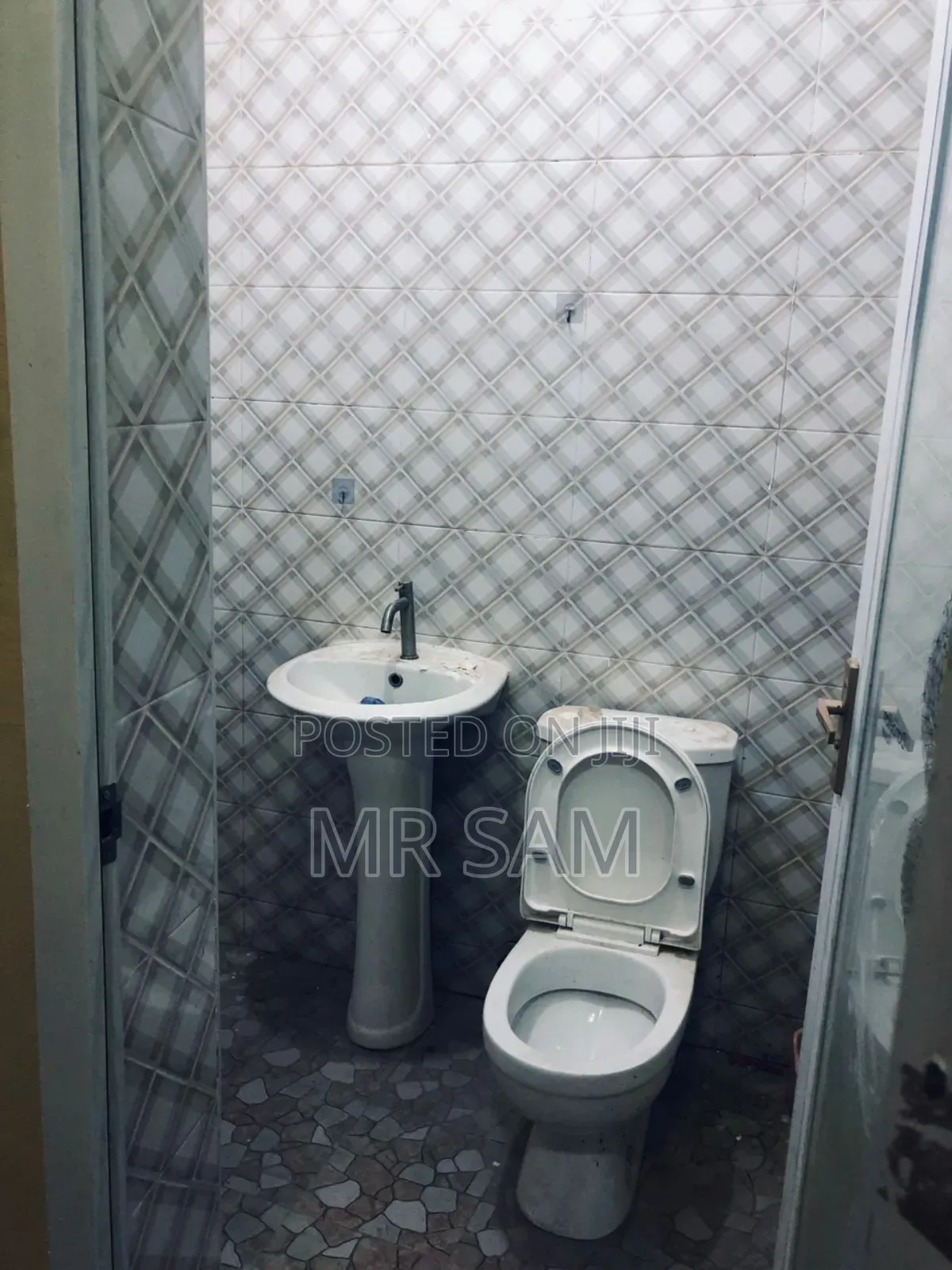 5bdrm House in Sam Properties, Tetegu for sale