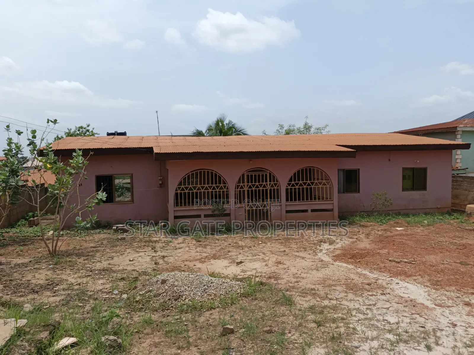 4bdrm House in Ophelia Junction, Kumasi Metropolitan for sale