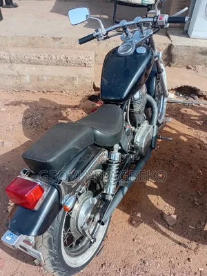 Suzuki 2000 Black