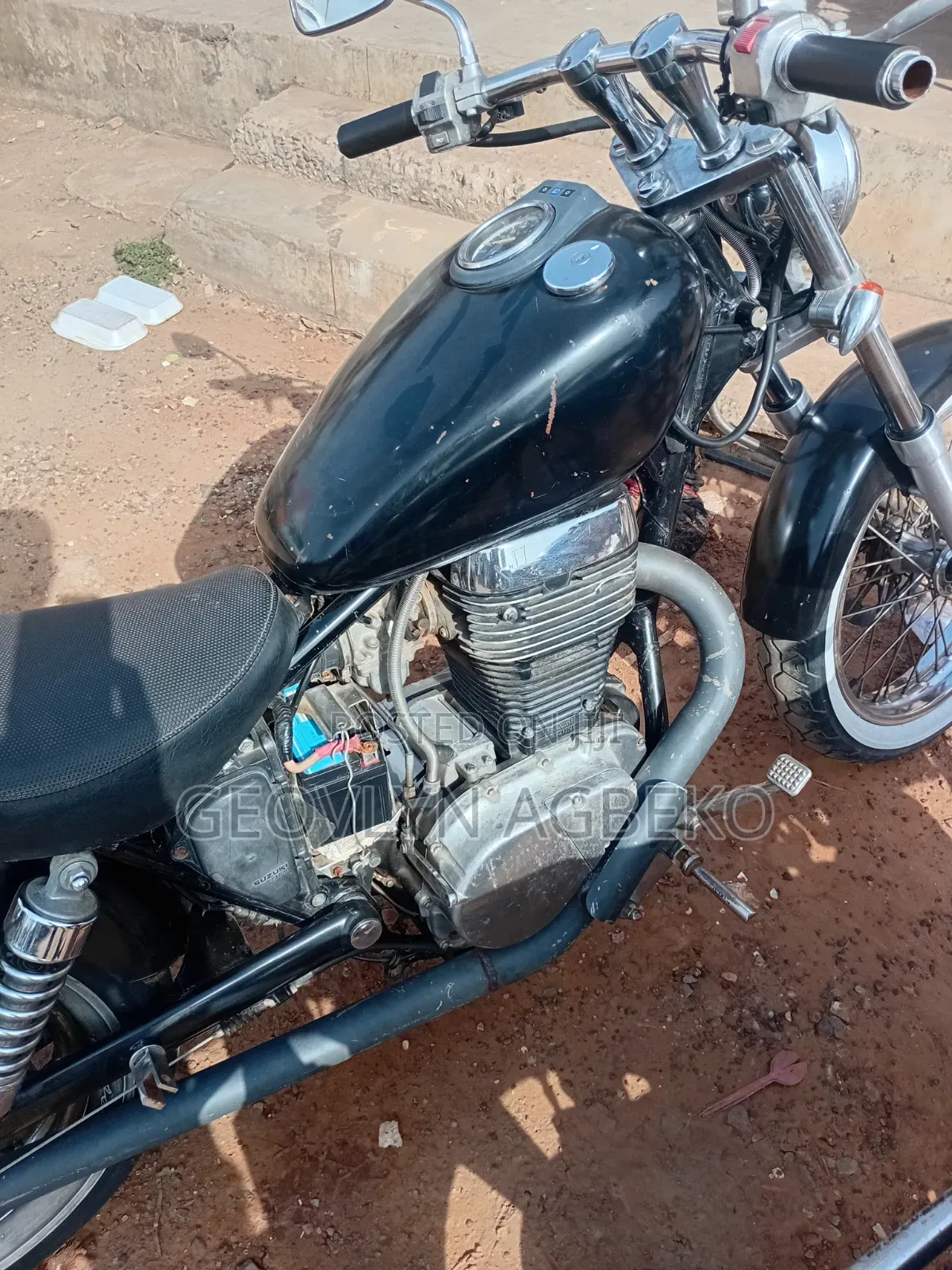 Suzuki 2000 Black