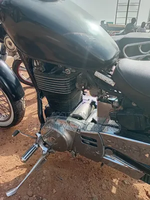 Suzuki 2000 Black
