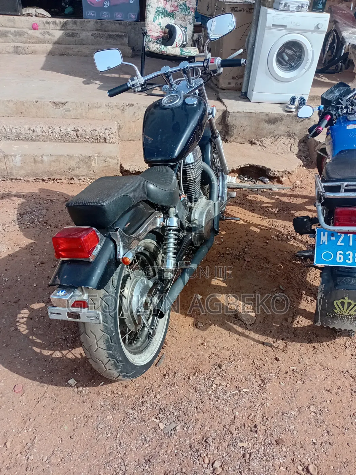 Suzuki 2000 Black
