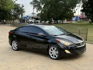 Hyundai Elantra Limited Sedan FWD (1.8L 4cyl 6A) 2013 Black
