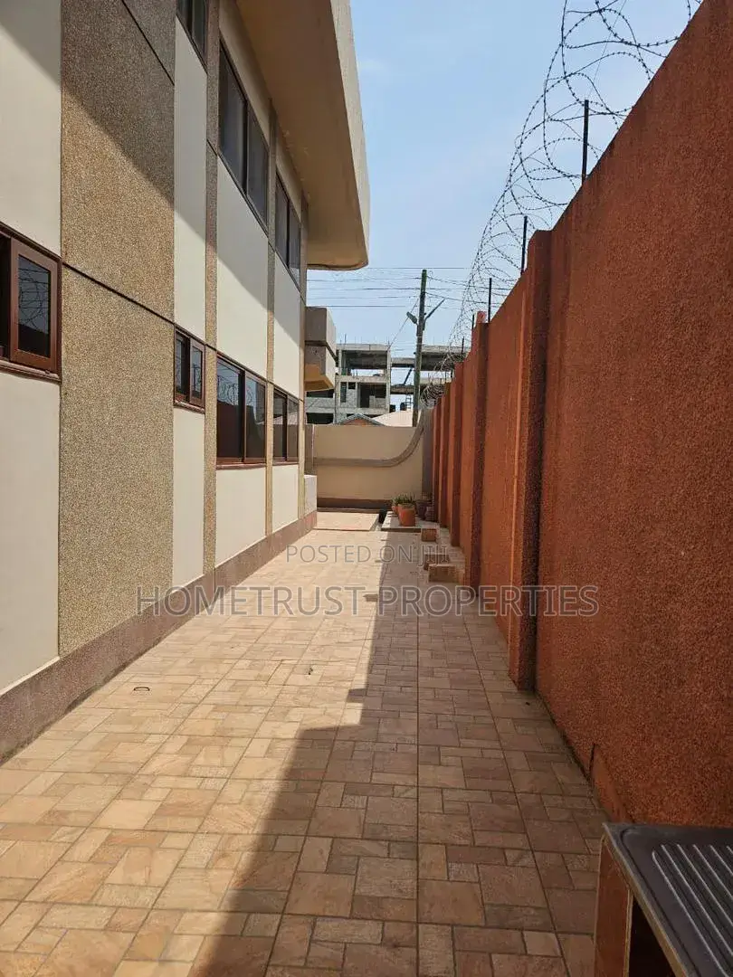 7bdrm House in Achimota Kingsby, Mile 7 for sale