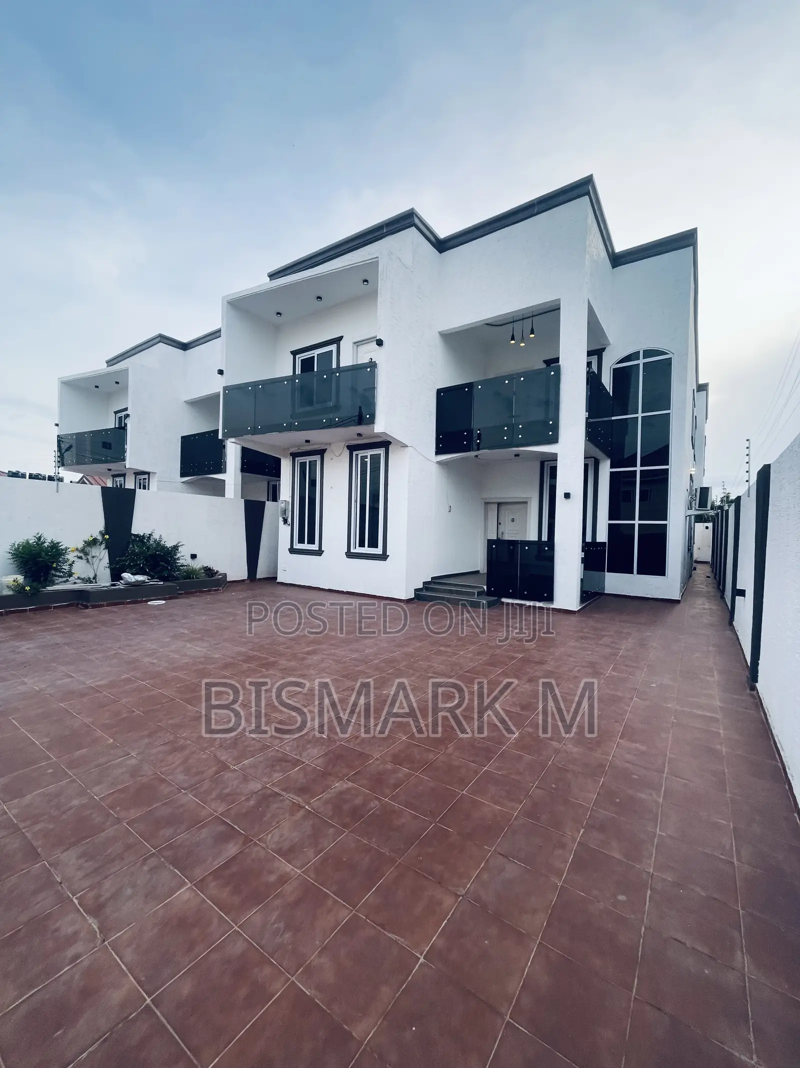 4bdrm House in Lakeside Estate, Ashaley Botwe for sale