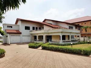 12bdrm Mansion in Tiyumba Real Estate, Asore Junction for rent