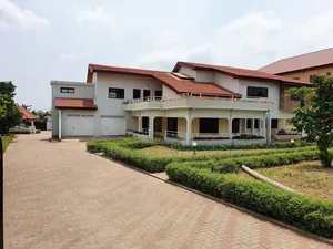 12bdrm Mansion in Tiyumba Real Estate, Asore Junction for rent