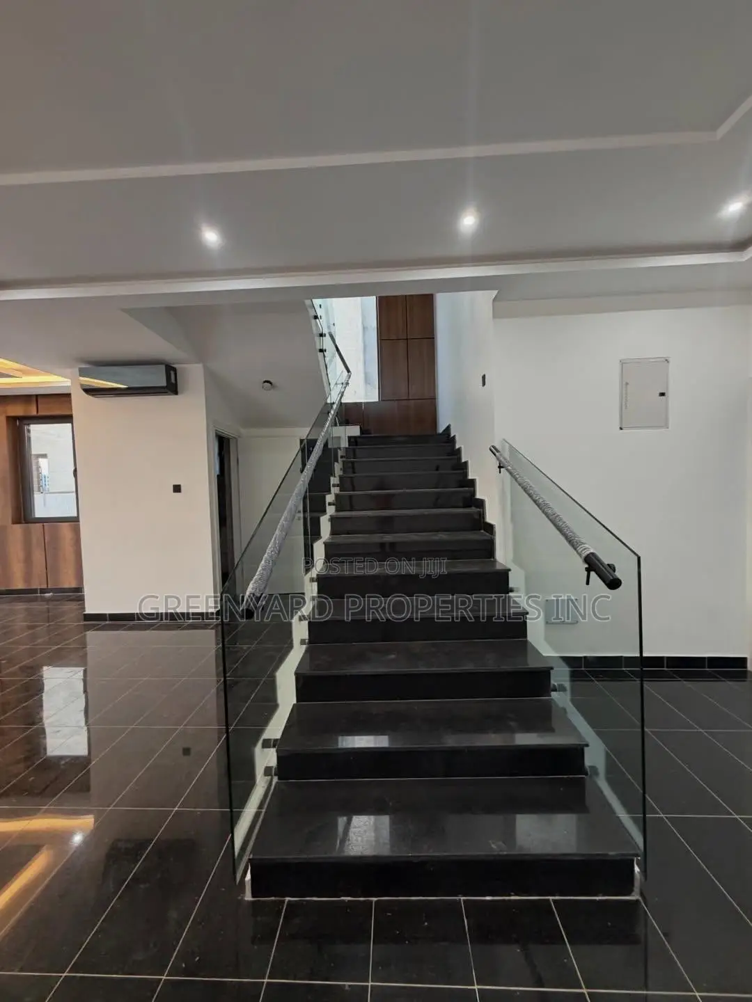 4bdrm Mansion in American House, East Legon for sale