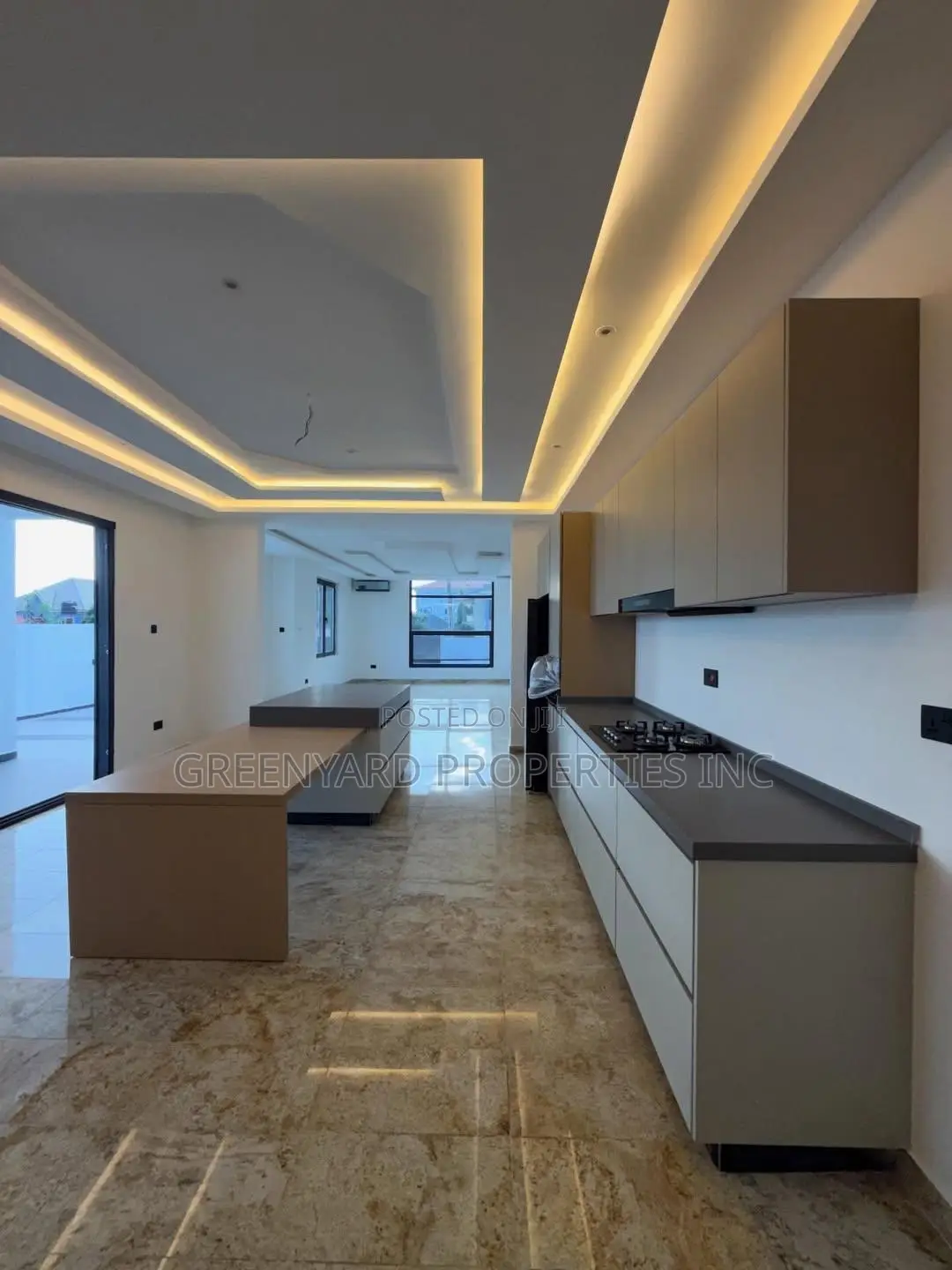 4bdrm Mansion in American House, East Legon for sale