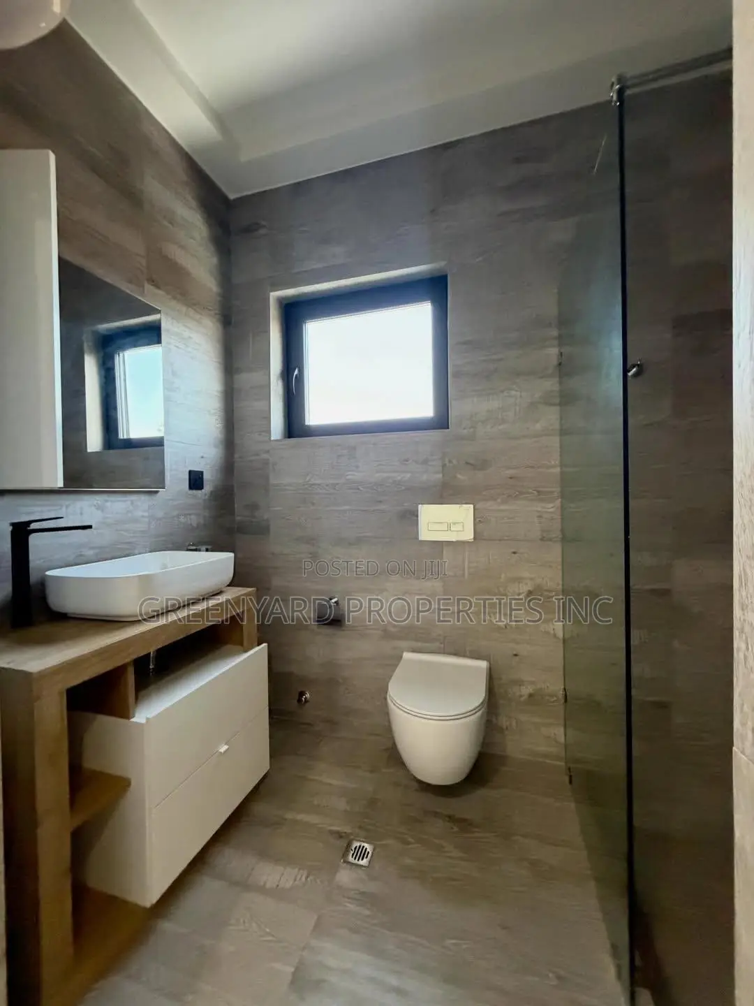 4bdrm Mansion in American House, East Legon for sale