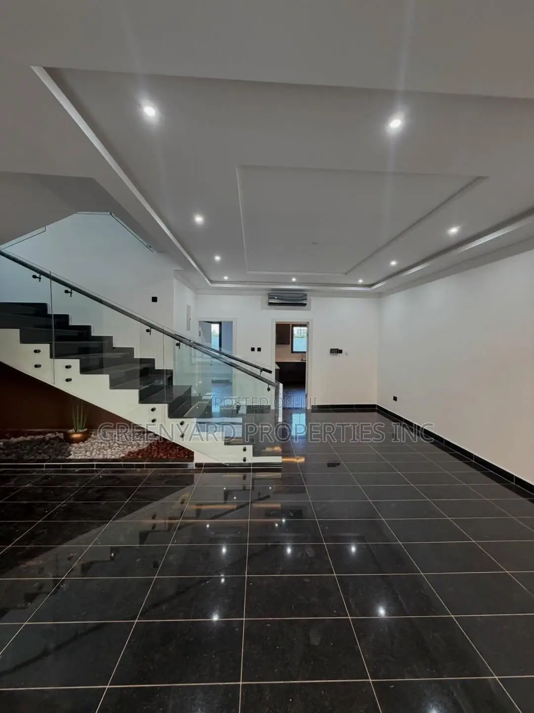 4bdrm Mansion in American House, East Legon for sale