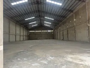 Ware House to-Let