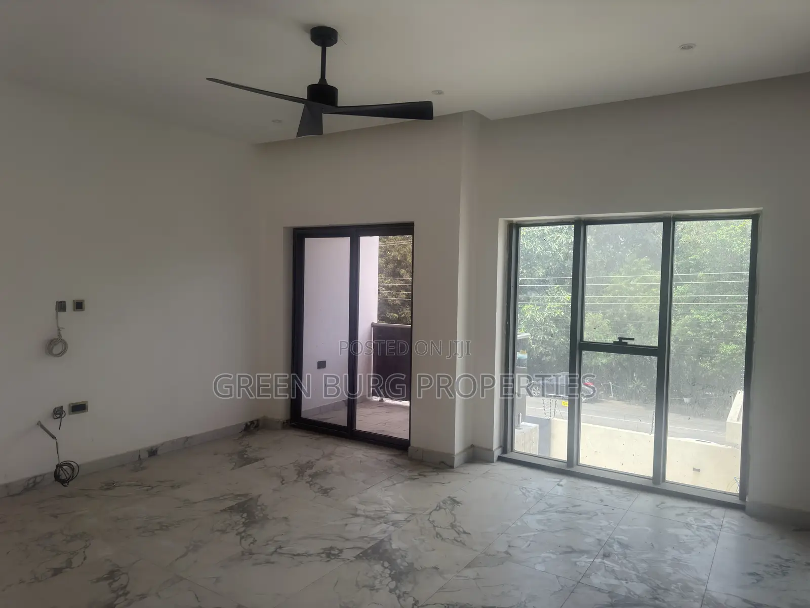 Ware House to-Let
