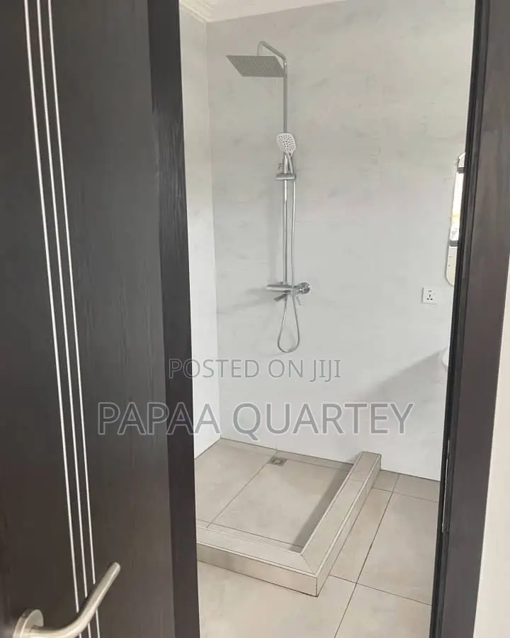 4bdrm House in Ashaley Botwe for sale