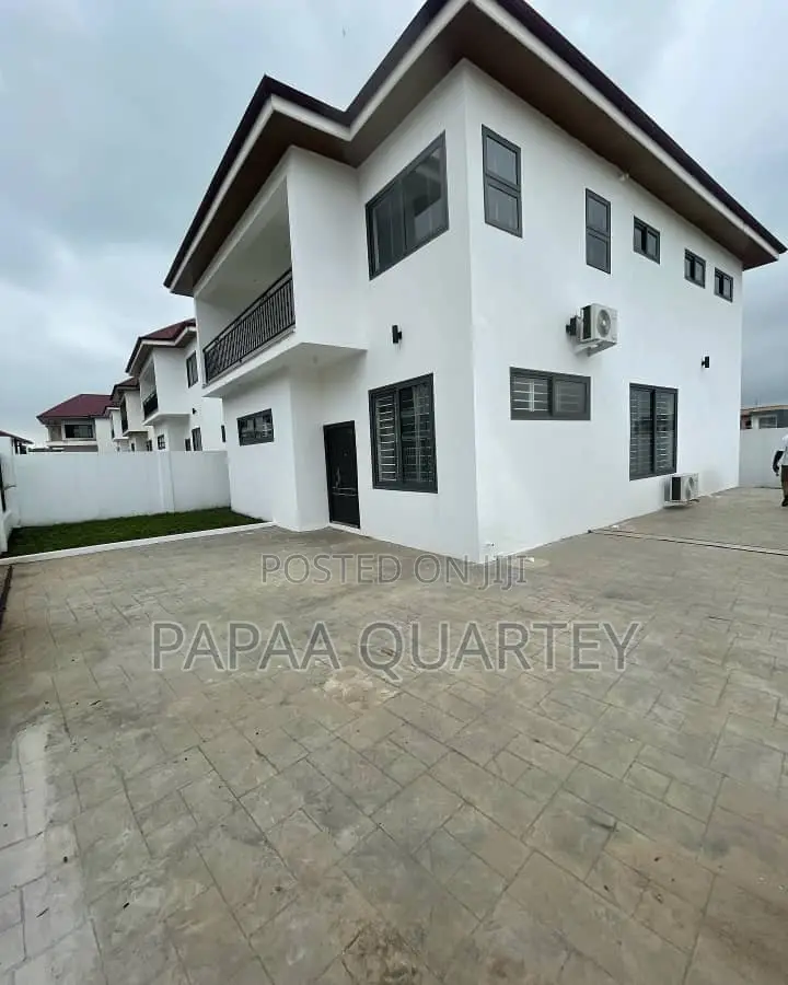 4bdrm House in Ashaley Botwe for sale