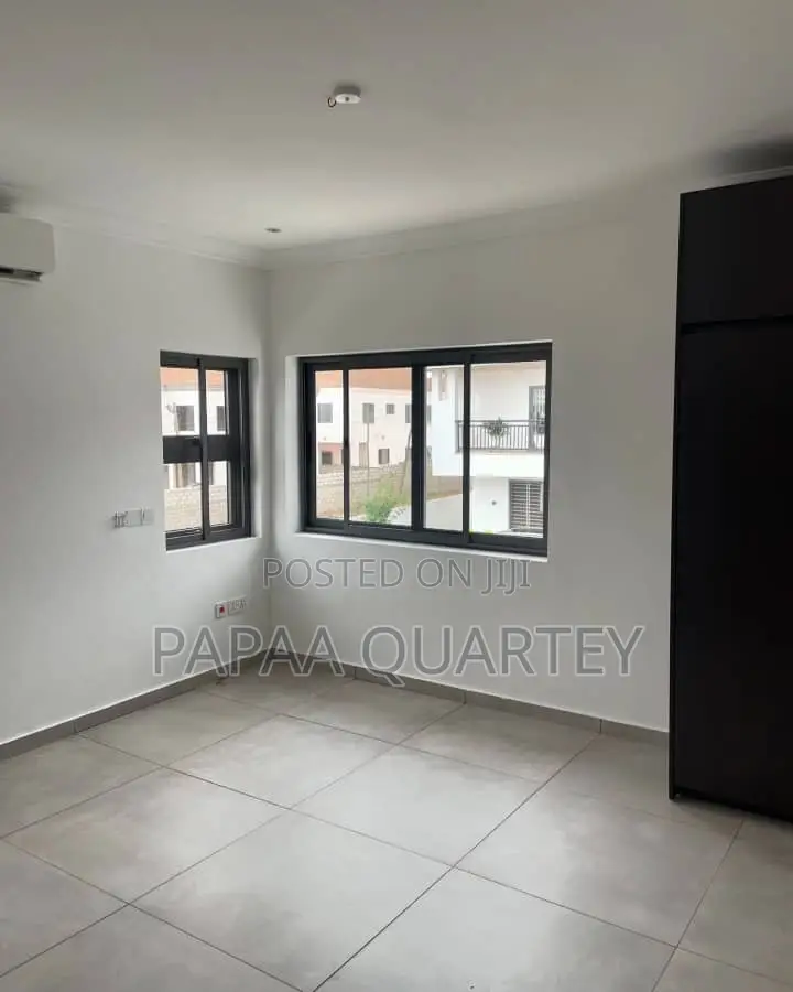 4bdrm House in Ashaley Botwe for sale