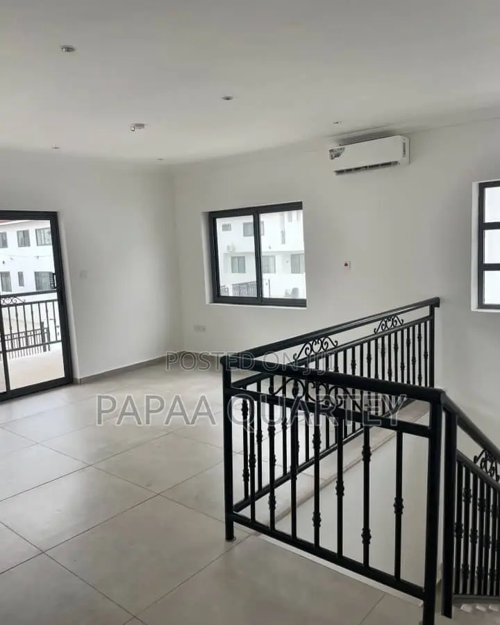 4bdrm House in Ashaley Botwe for sale