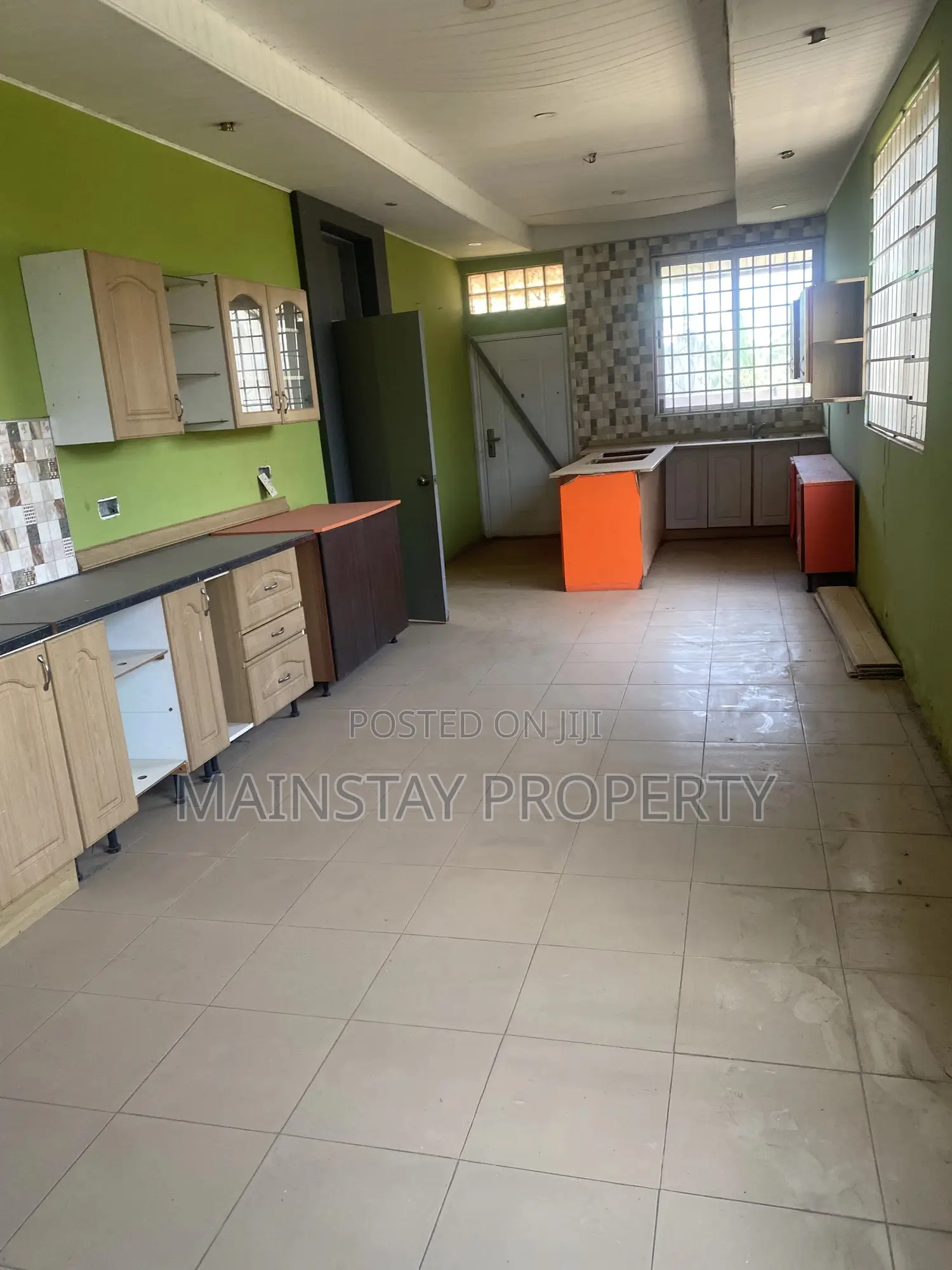 7bdrm House in Mainstay Estates, Tema Metropolitan for sale