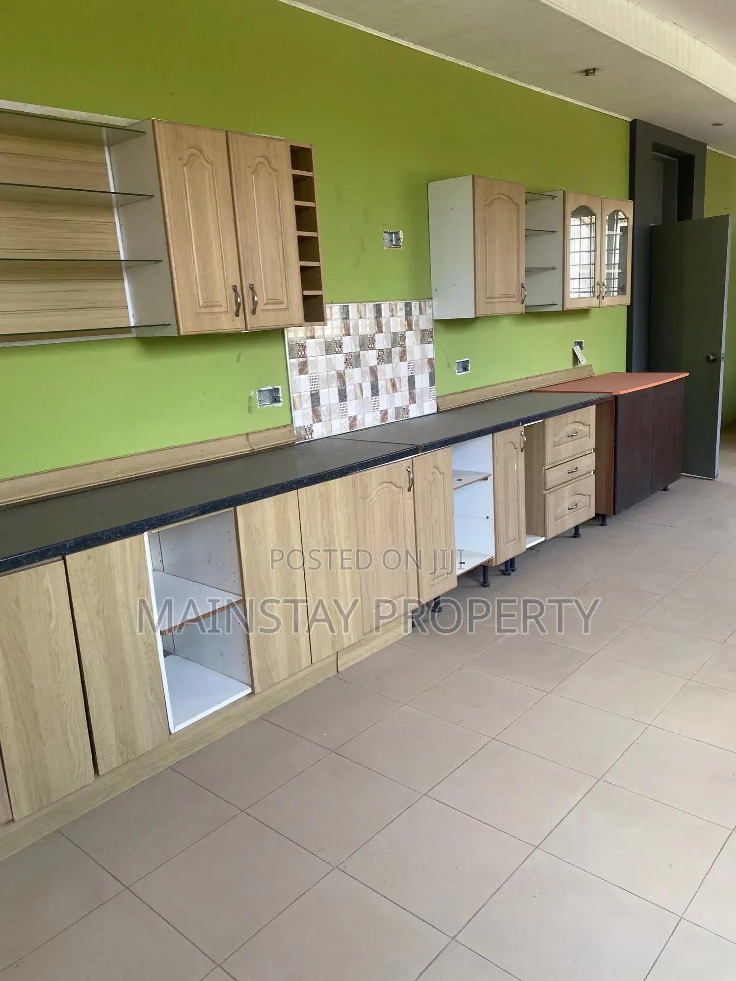 7bdrm House in Mainstay Estates, Tema Metropolitan for sale