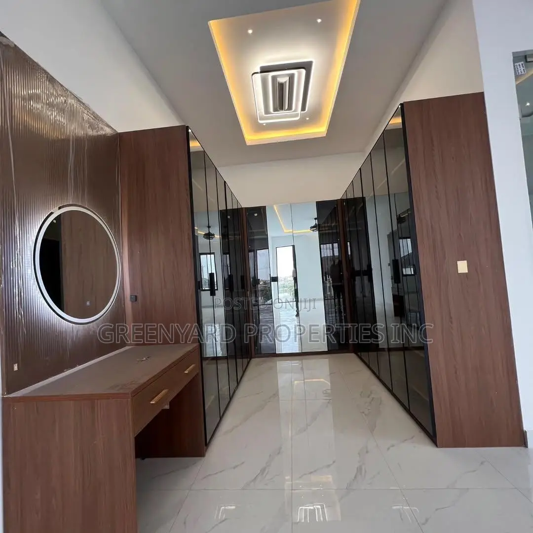 4bdrm House in A&C Mall, East Legon for sale