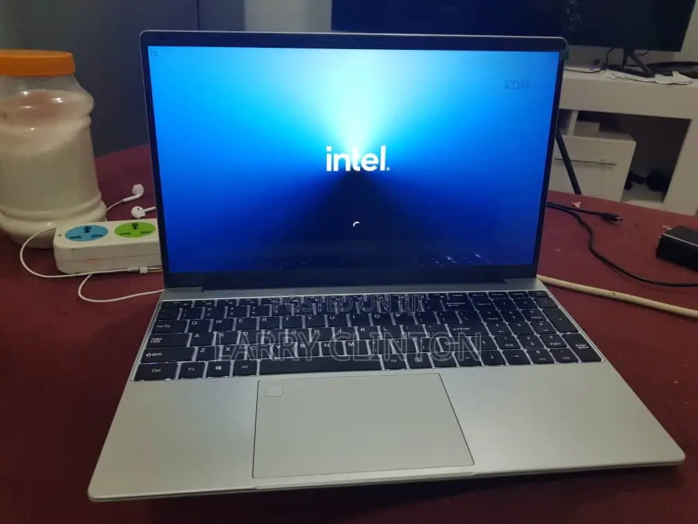 Laptop 64GB Intel SSD 256GB