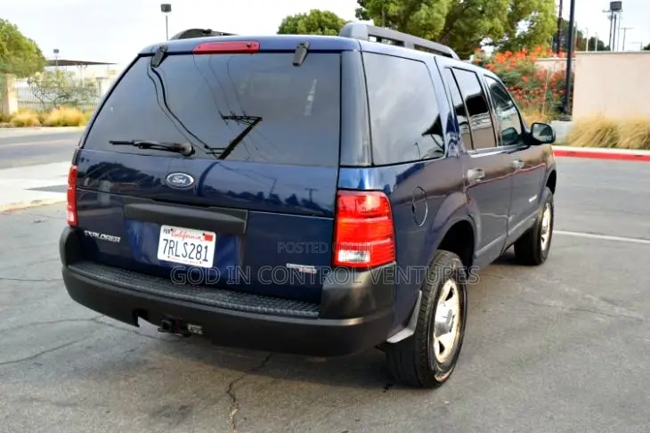 Ford Explorer 2005 Tail Light