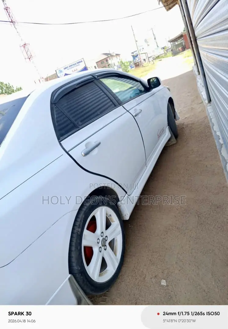 Toyota Corolla S 4dr Sedan (1.8L 4cyl 4A) 2013 White