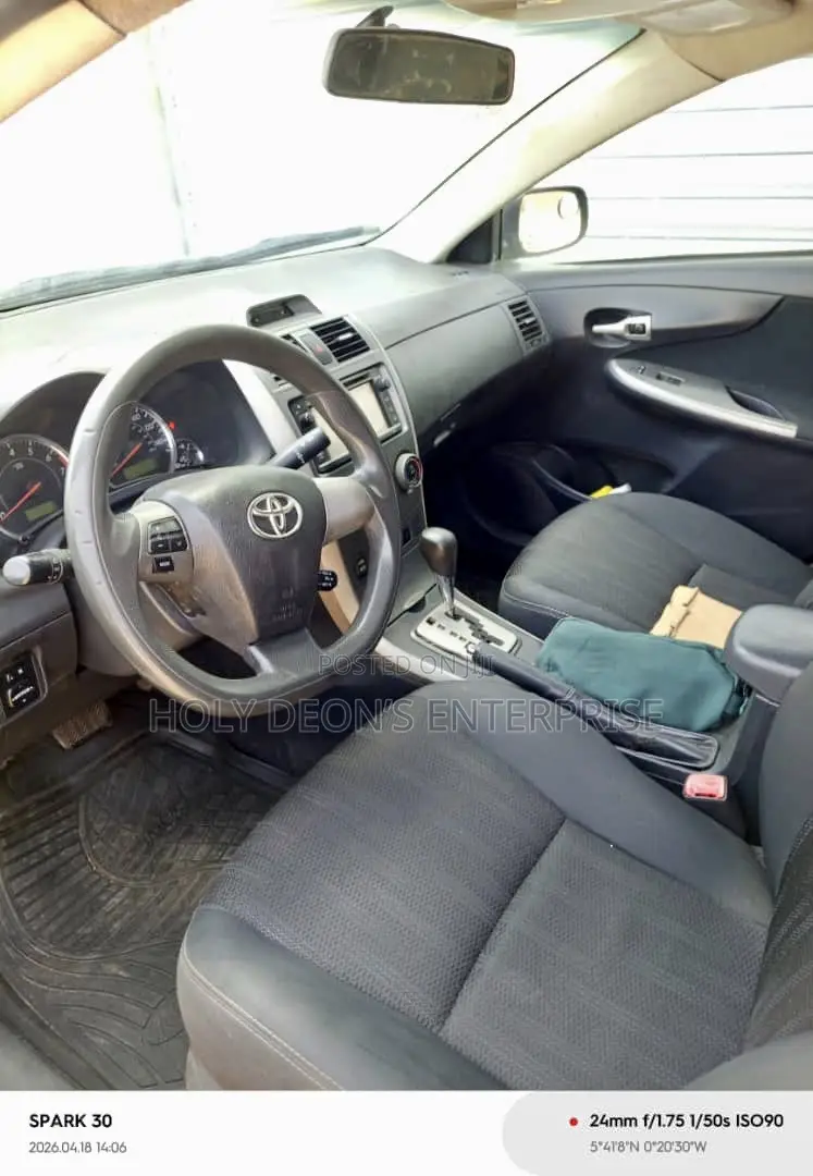 Toyota Corolla S 4dr Sedan (1.8L 4cyl 4A) 2013 White
