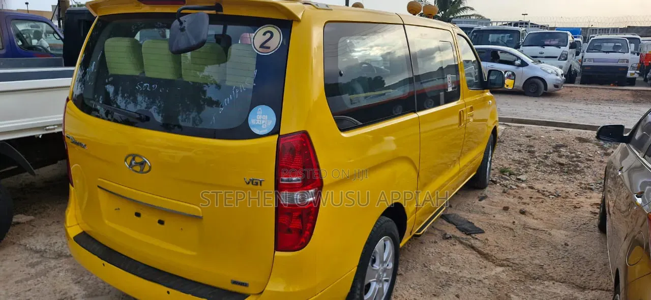 Hyundai Starex 2016 Yellow