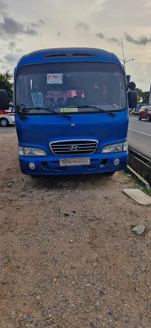 Hyundai County 2015 Blue