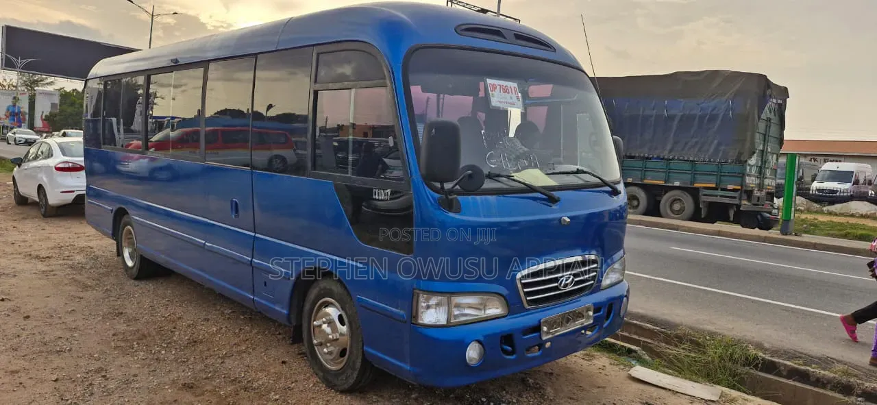 Hyundai County 2015 Blue