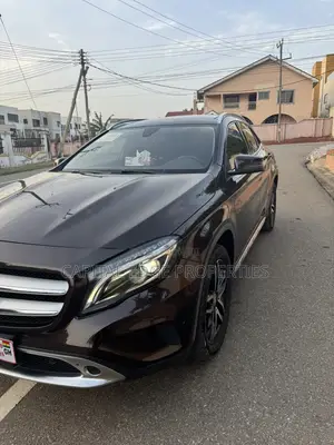 Mercedes-Benz GLA-Class 2017 Brown